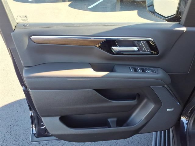 New 2026 Chevrolet Tahoe High Country AWD/4WD image 12