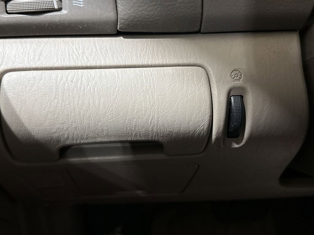 Used 2002 Toyota Camry XLE image 17