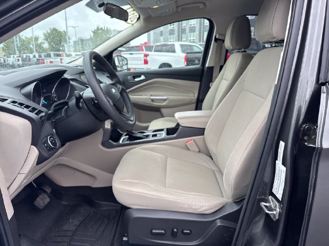 Used 2017 Ford Escape SE w/ Equipment Group 201A AWD/4WD image 9