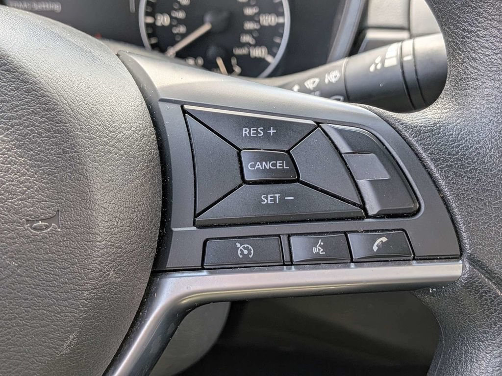 Used 2025 Nissan Altima 2.5 SV FWD image 24