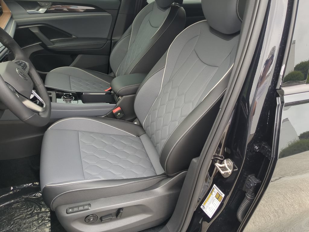 New 2026 Volkswagen Tiguan SEL R-Line AWD/4WD image 19