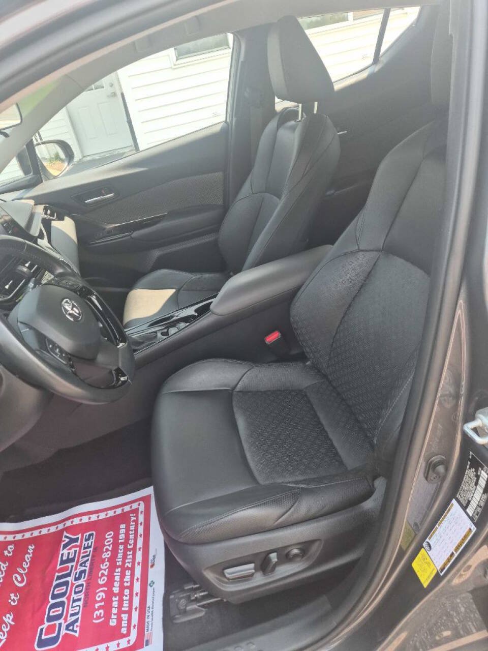 Used 2021 Toyota C-HR Limited FWD image 10