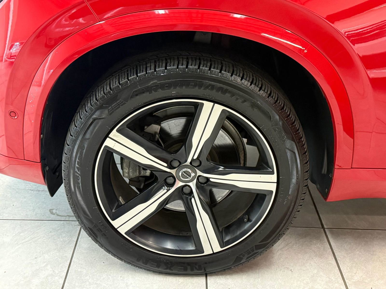 Used 2018 Volvo XC90 T6 R-Design w/ Convenience Package AWD/4WD image 40