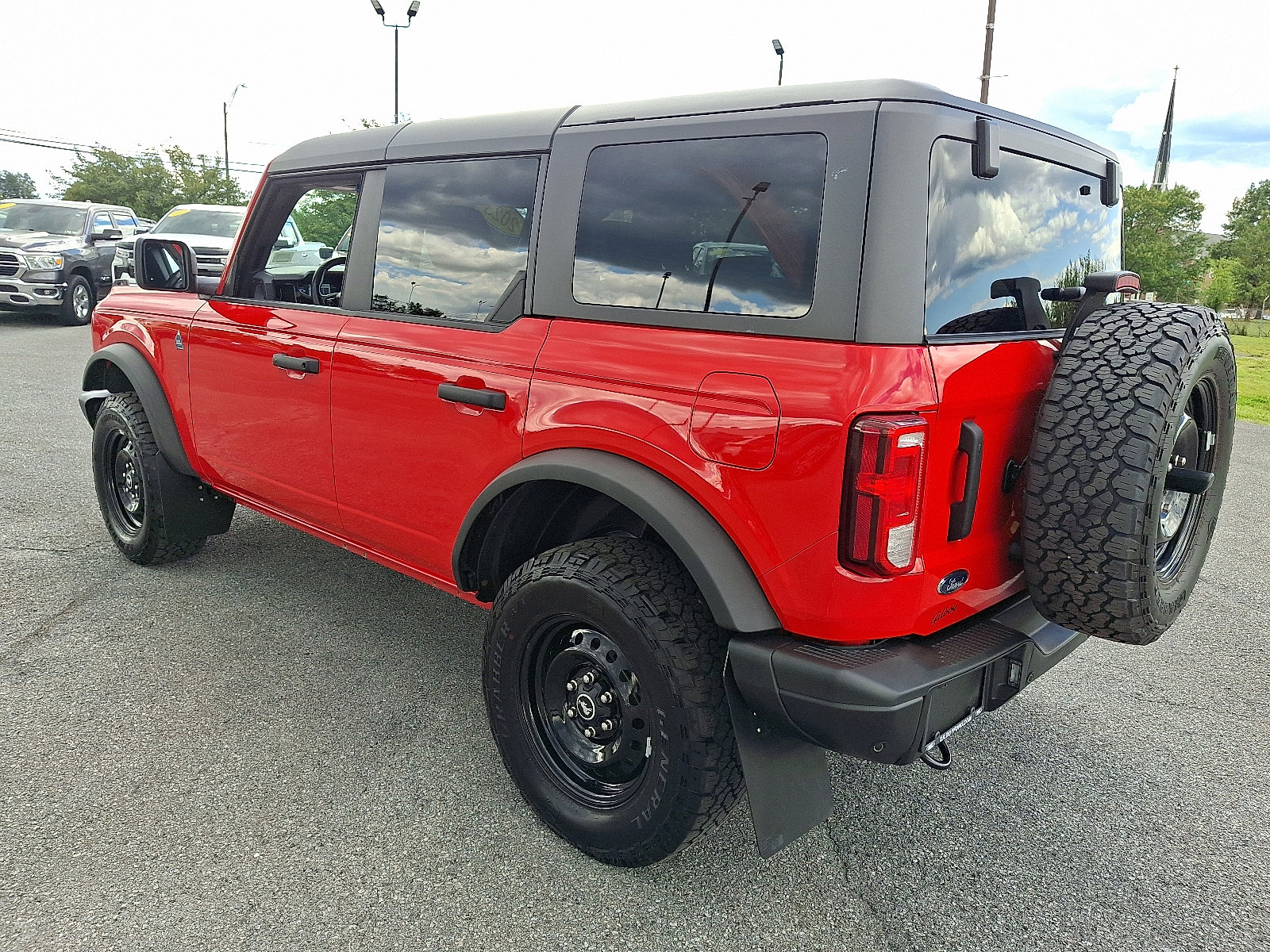 Used 2023 Ford Bronco Black Diamond image 5