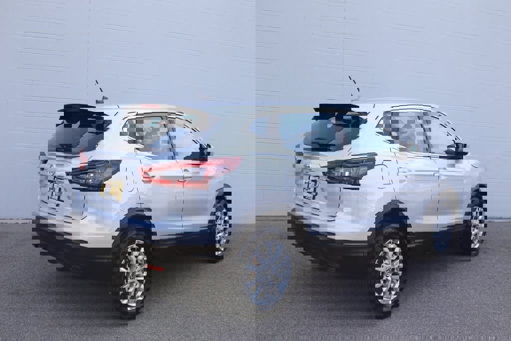 Used 2021 Nissan Rogue Sport S image 25