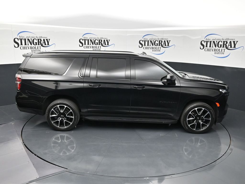 Used 2023 Chevrolet Suburban RST AWD/4WD image 16