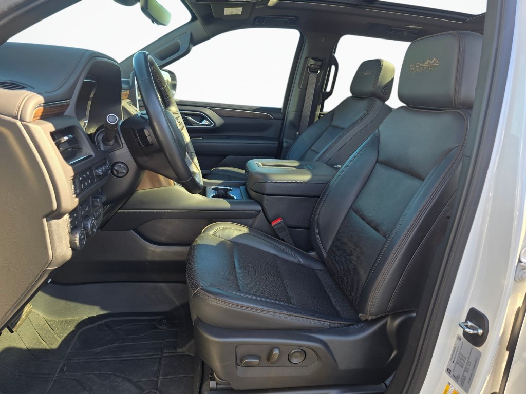 Used 2024 Chevrolet Suburban High Country AWD/4WD image 14