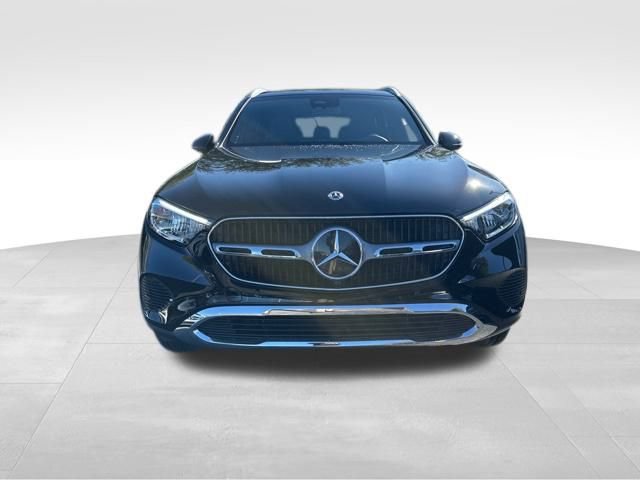 Used 2025 Mercedes-Benz GLC 300 4MATIC image 10