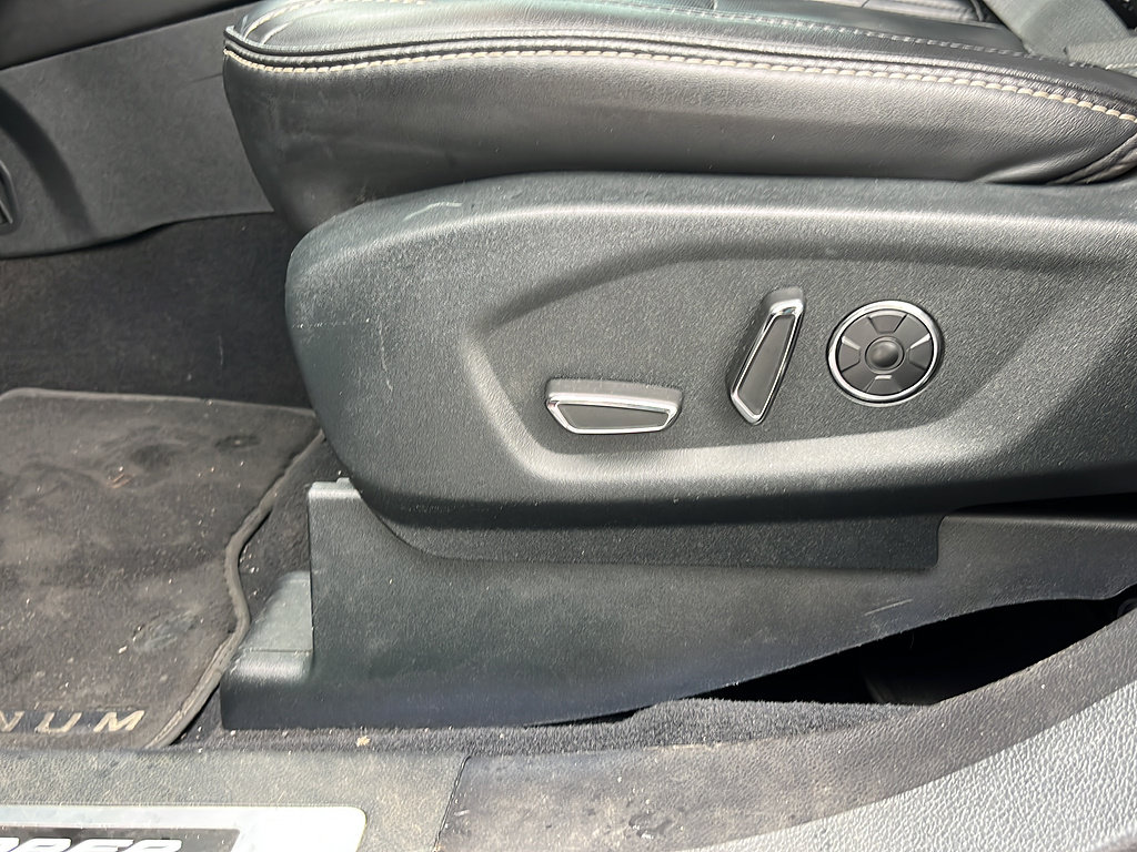 Used 2018 Ford Explorer Platinum AWD/4WD image 22