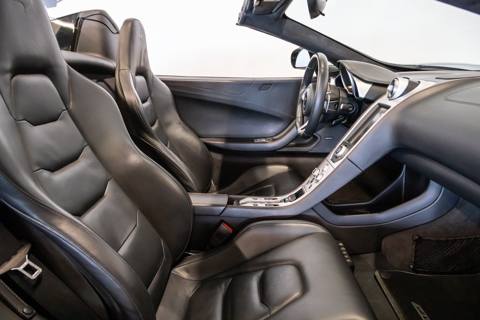 Used 2013 McLaren MP4-12C Spider RWD image 36