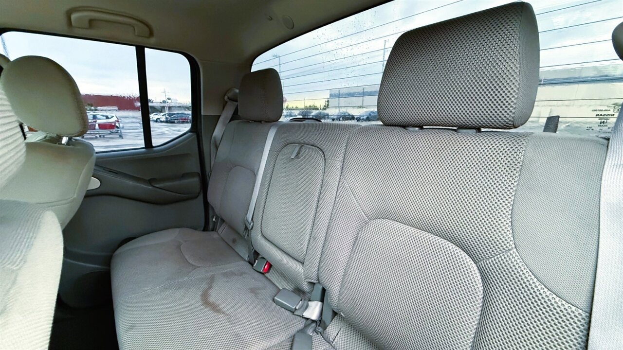 Used 2007 Nissan Frontier SE w/ SE Value Truck Pkg RWD image 10