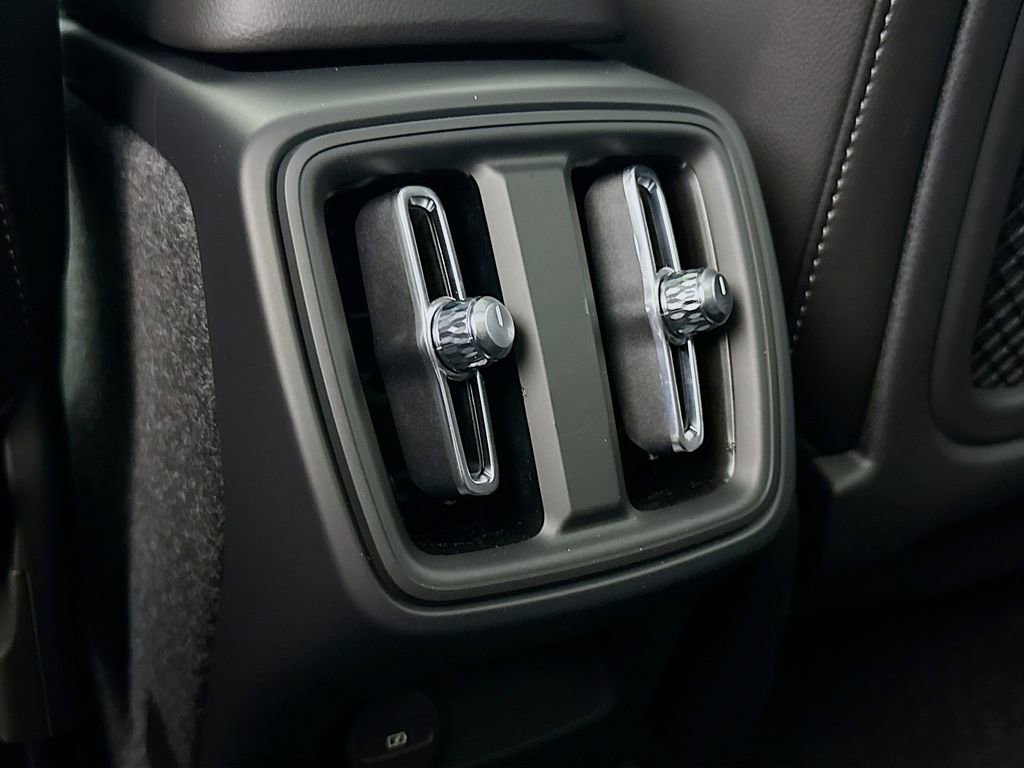 New 2026 Volvo XC40 B4 Core FWD image 26