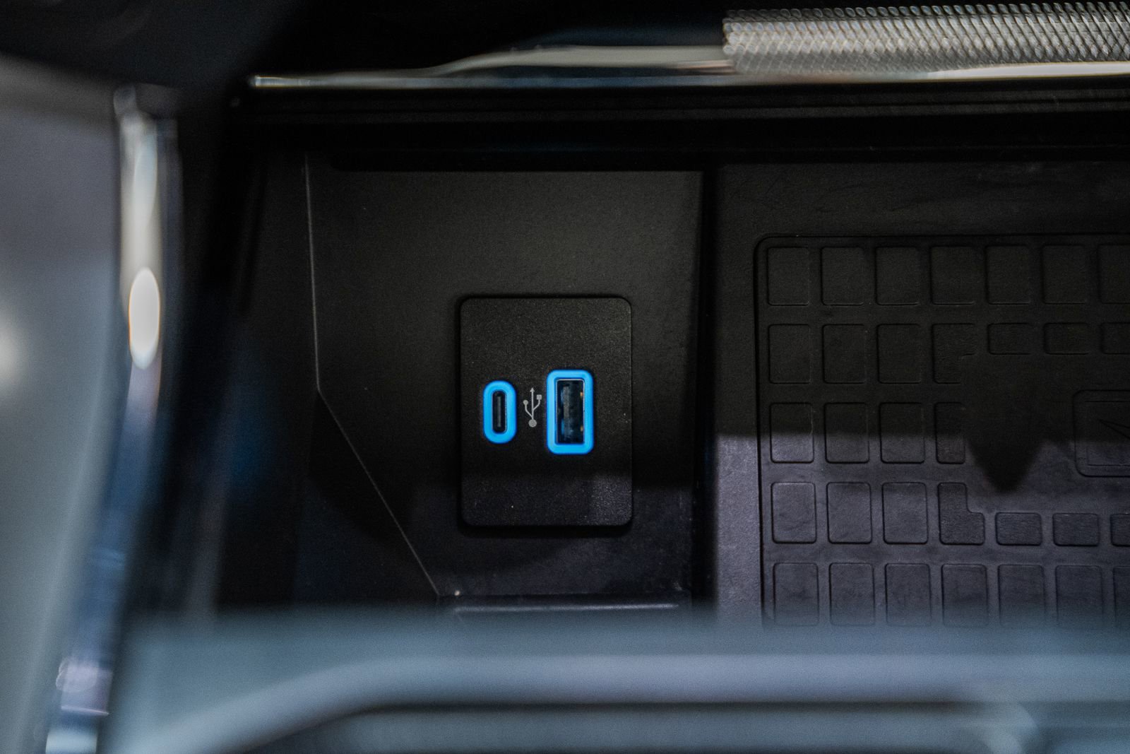 Certified 2022 Ford F150 Lariat w/ Equipment Group 502A High image 30