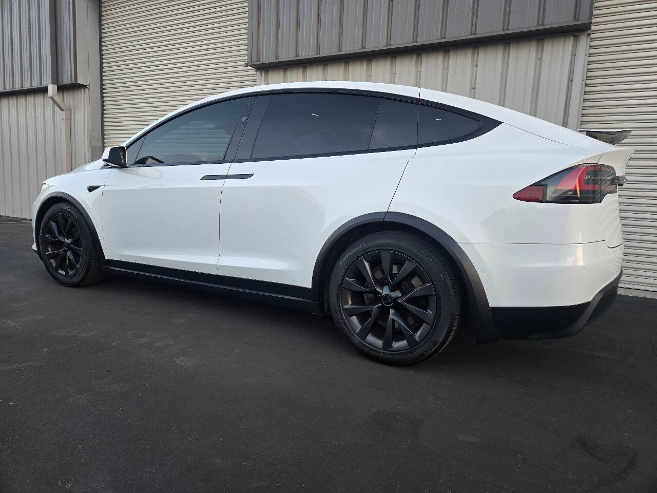 Used 2022 Tesla Model X Base AWD 4dr SUV image 4