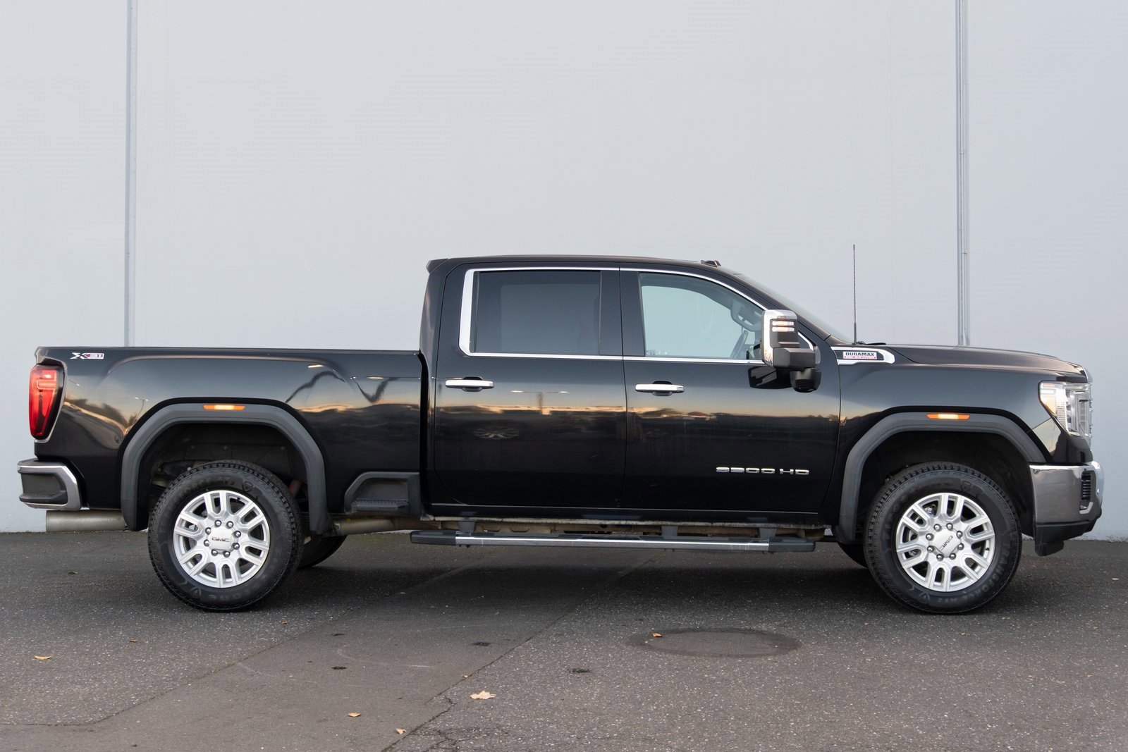 Used 2021 GMC Sierra 3500 SLT w/ SLT Premium Package image 31