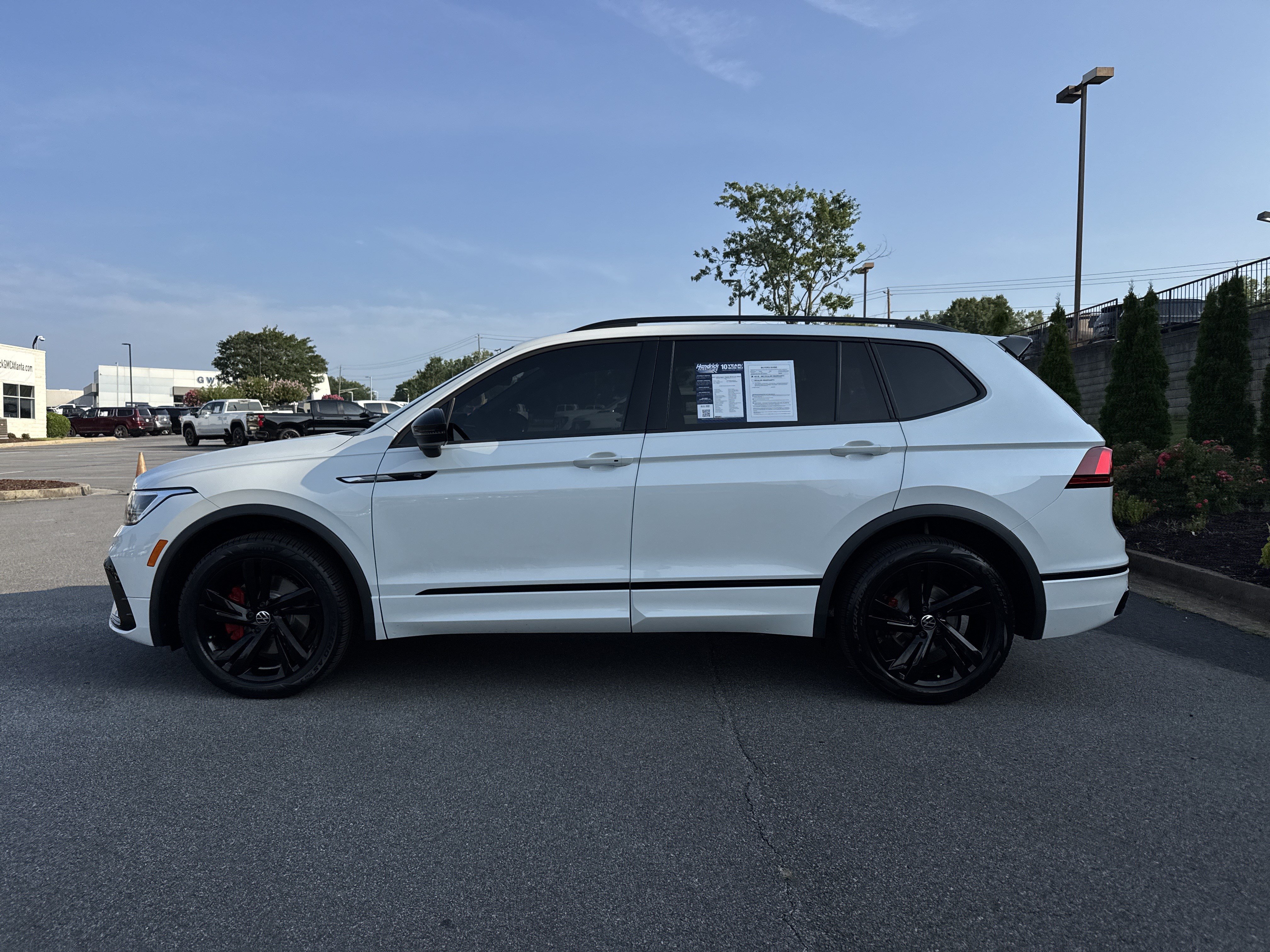 Used 2024 Volkswagen Tiguan SE R-Line FWD image 7