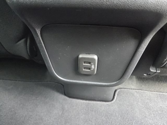 Used 2023 GMC Terrain SLE w/ Driver Convenience Package FWD image 13