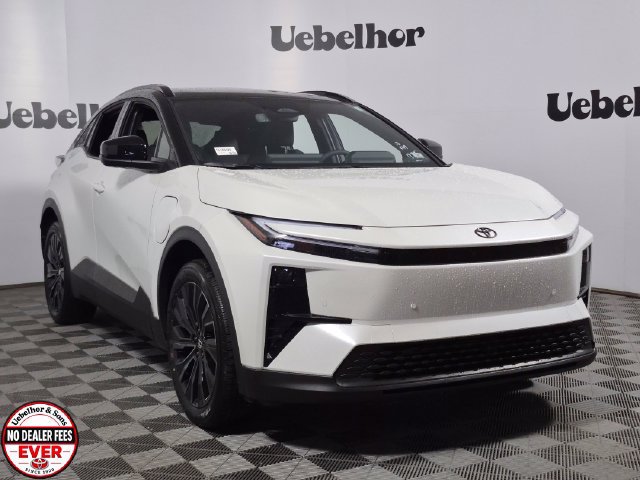New 2026 Toyota C-HR AWD/4WD 360° Tour