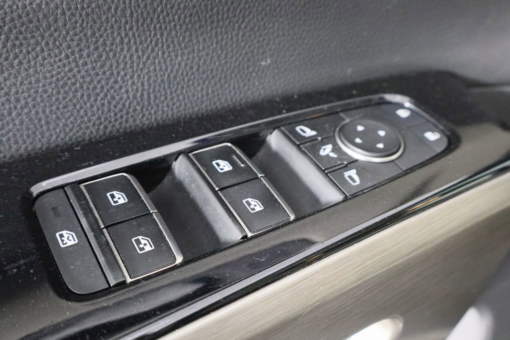 Used 2022 Nissan Pathfinder Platinum w/ Cargo Package image 23