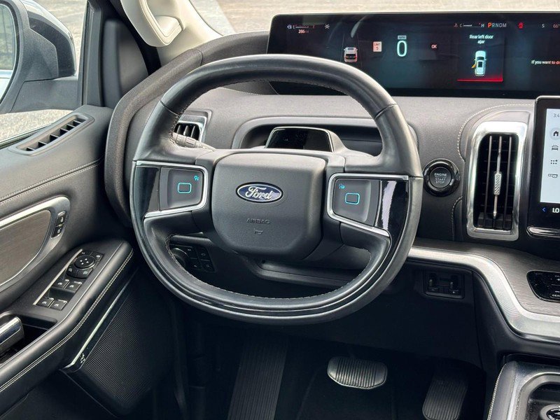 Used 2025 Ford Expedition Max Platinum AWD/4WD image 13