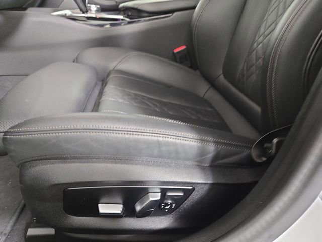 Used 2023 BMW 530e xDrive AWD/4WD image 31