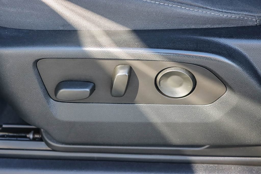 Used 2022 Chevrolet Silverado 1500 LT image 43