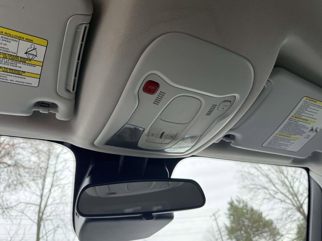 Used 2020 Jeep Renegade Latitude w/ Cold Weather Group image 31