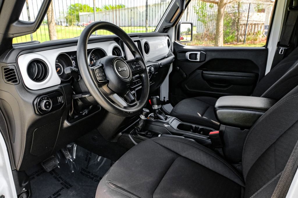 Used 2023 Jeep Gladiator Sport image 5