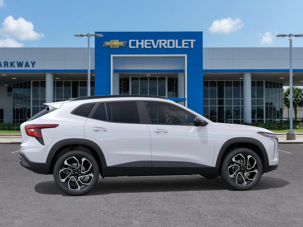 New 2026 Chevrolet Trax RS w/ Sunroof Package FWD image 5