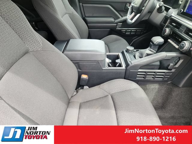 Used 2025 Toyota 4Runner SR5 AWD/4WD image 14