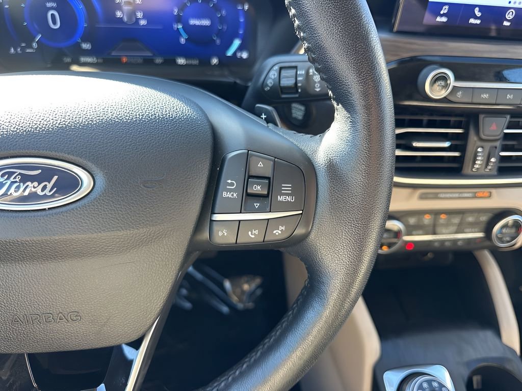 Used 2020 Ford Escape Titanium image 16