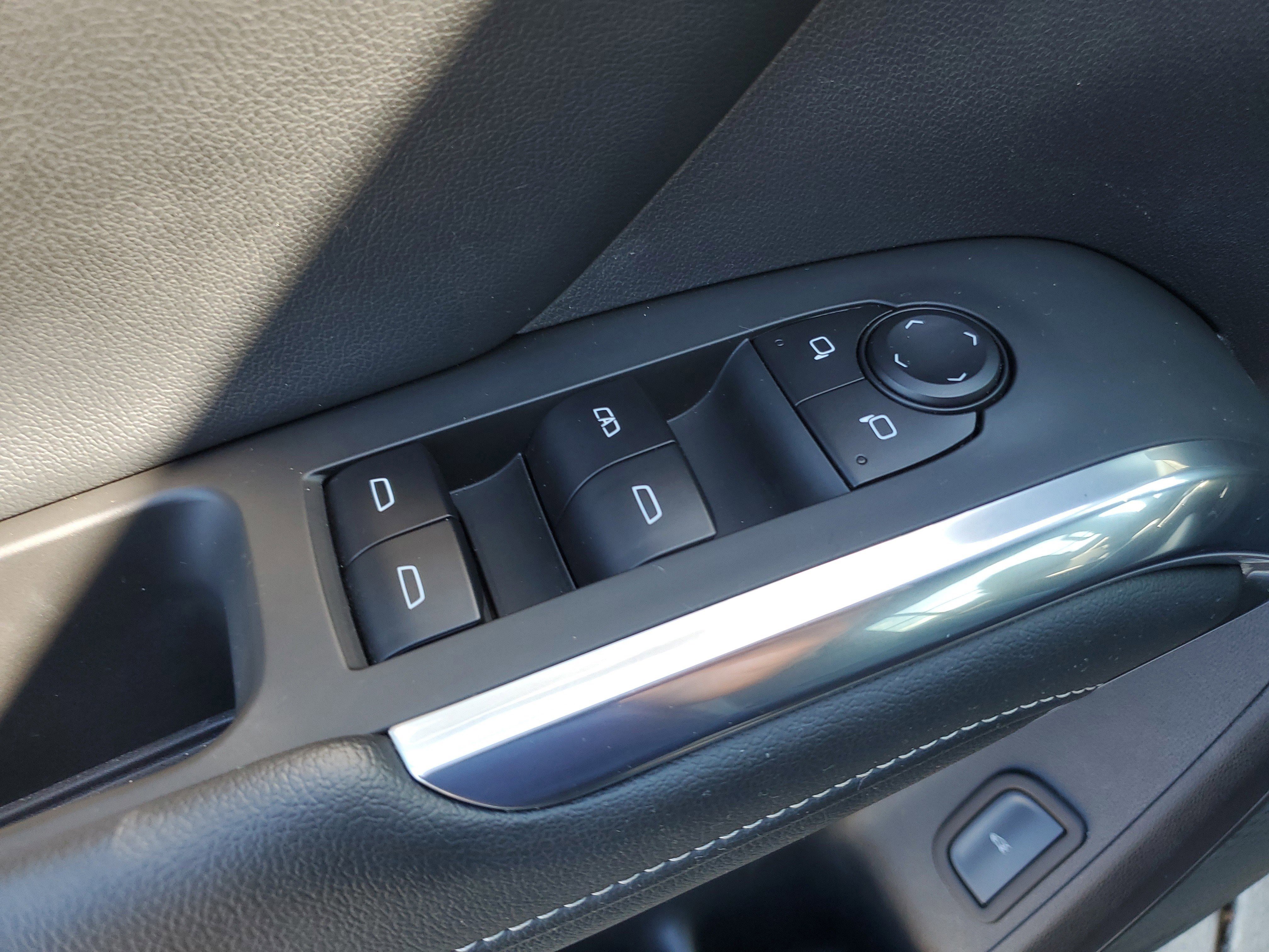 Used 2025 Chevrolet Traverse LT image 18