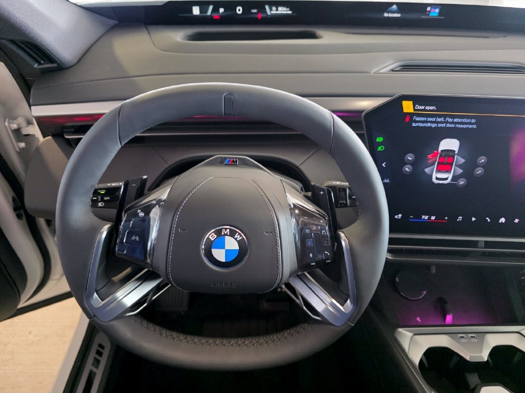 New 2027 BMW X5 xDrive40i w/ M Sport Professional Package AWD/4WD image 13