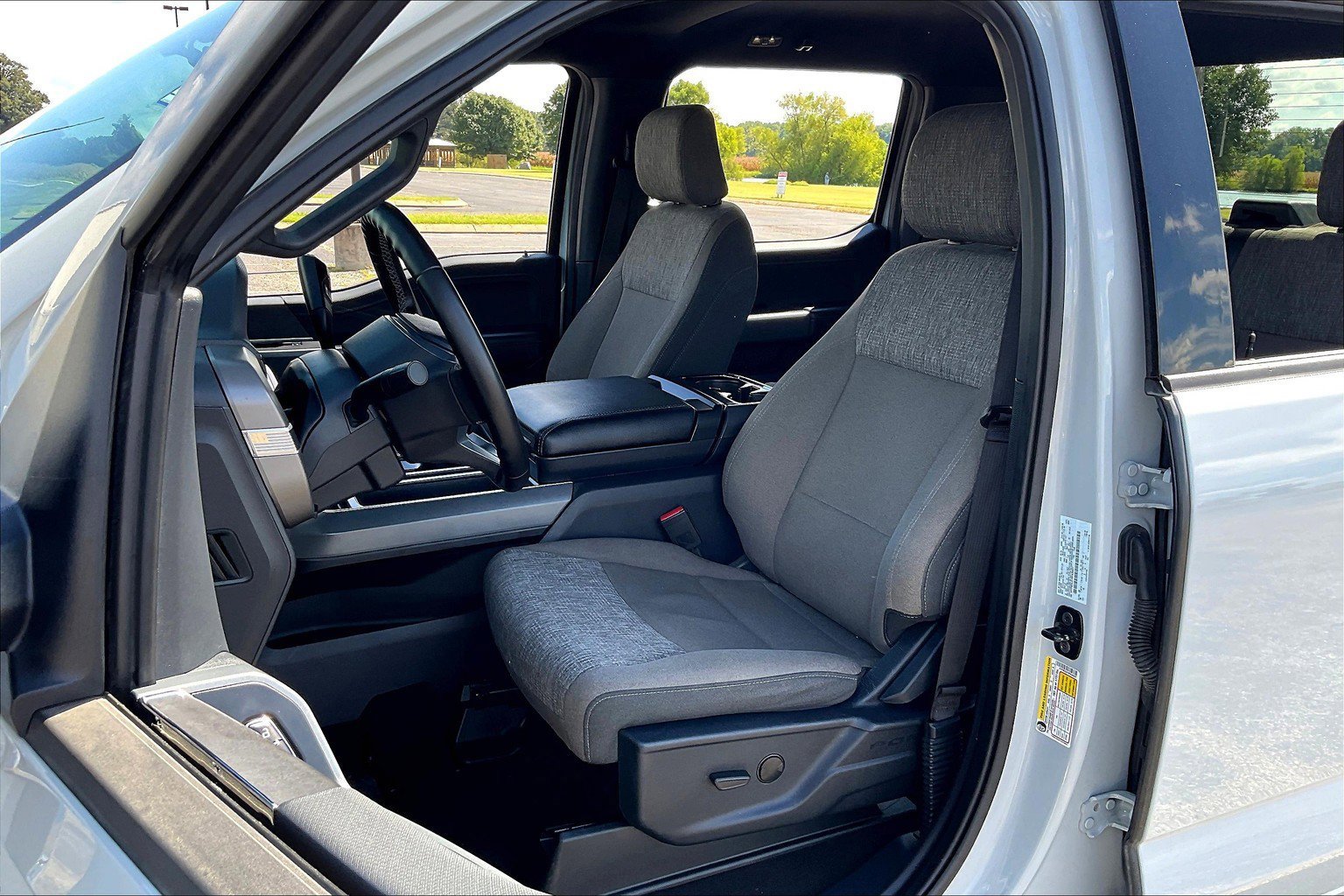 Used 2024 Ford F150 XLT w/ Mobile Office Package image 7