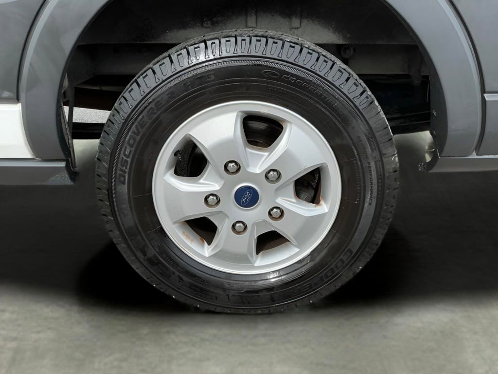 Used 2018 Ford Transit 350 XLT image 22