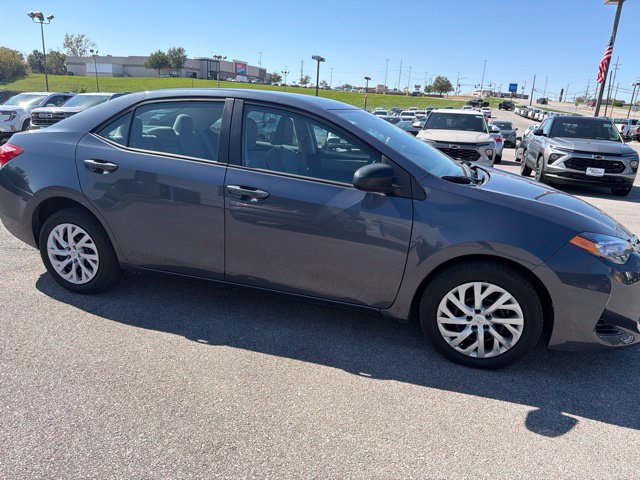 Used 2017 Toyota Corolla LE w/ Carpet Mat Package (TMS) FWD image 12