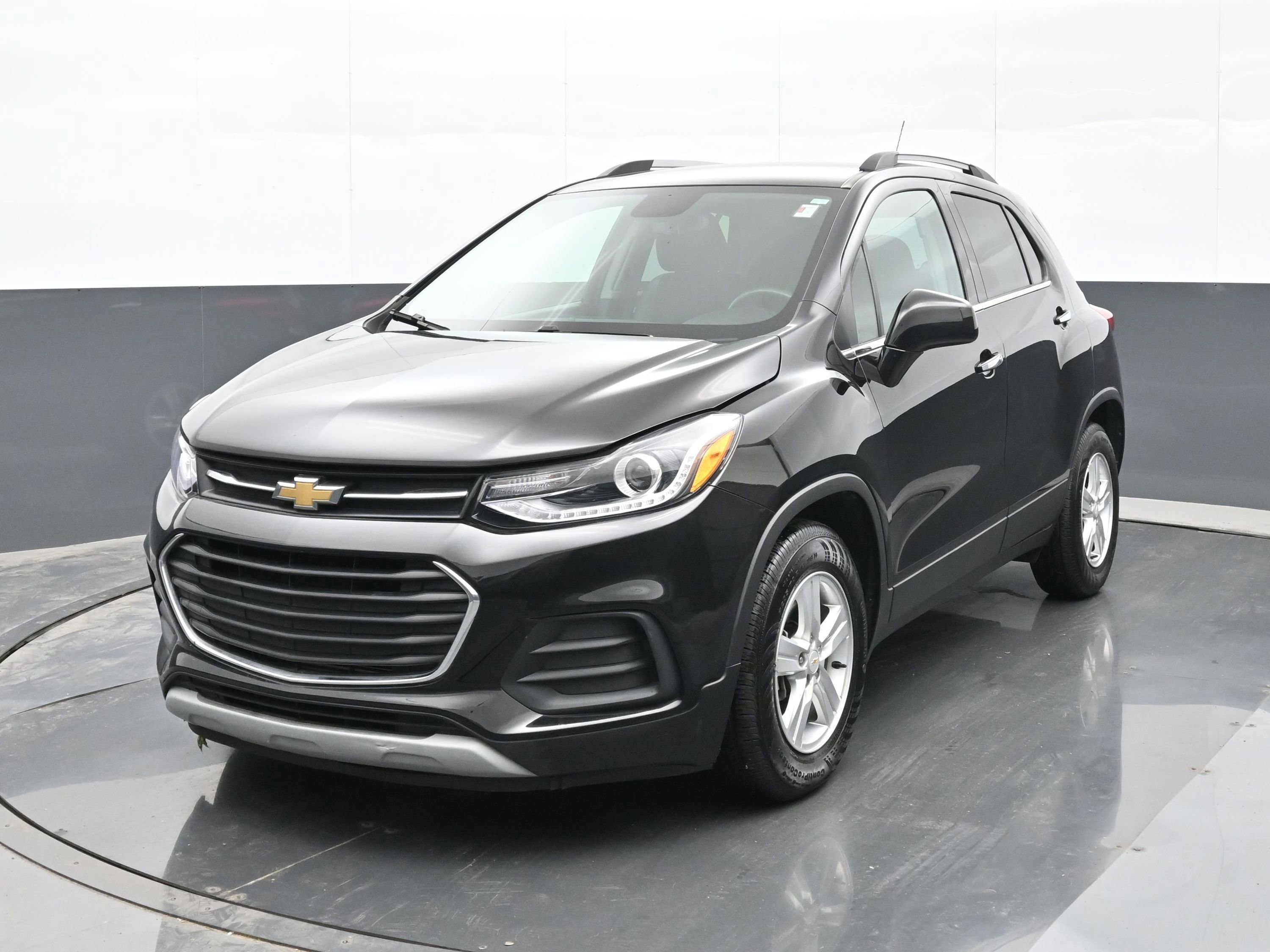 Used 2020 Chevrolet Trax LT w/ LT Convenience Package image 4