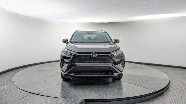 Used 2020 Toyota RAV4 LE image 8