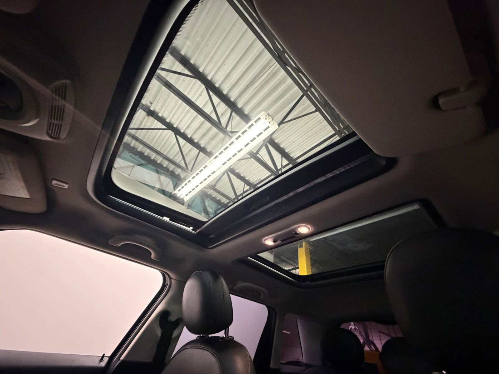 Used 2021 MINI Cooper 4-Door Hardtop image 32