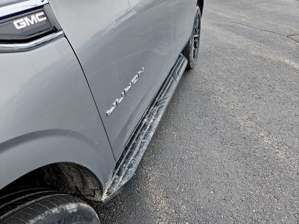 Used 2024 GMC Yukon SLE image 31
