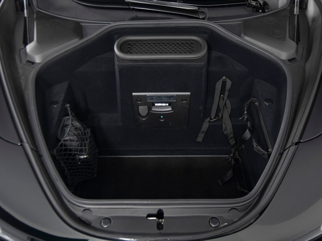 Used 2024 McLaren 750S Spider RWD image 38