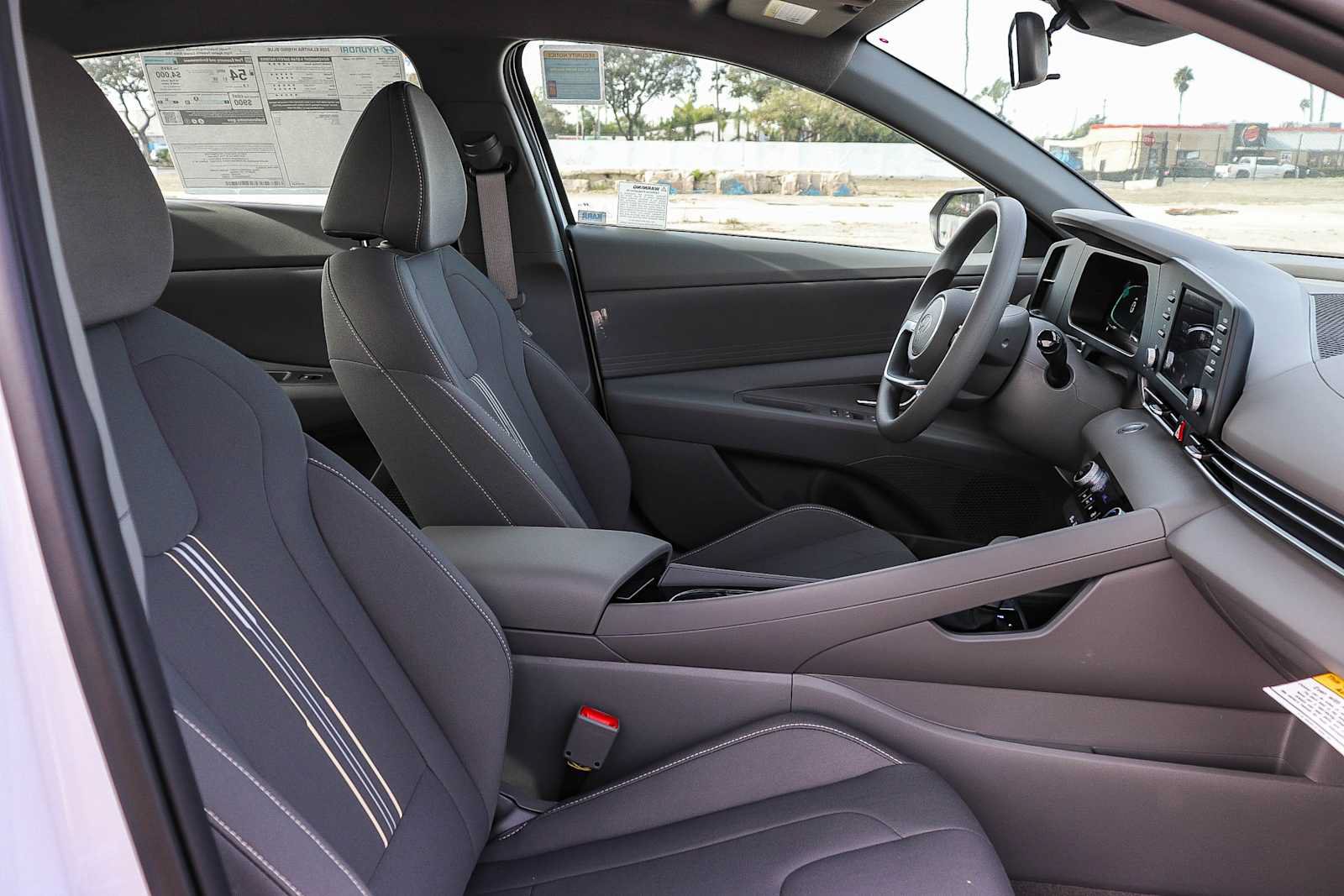 New 2026 Hyundai Elantra Hybrid FWD image 23