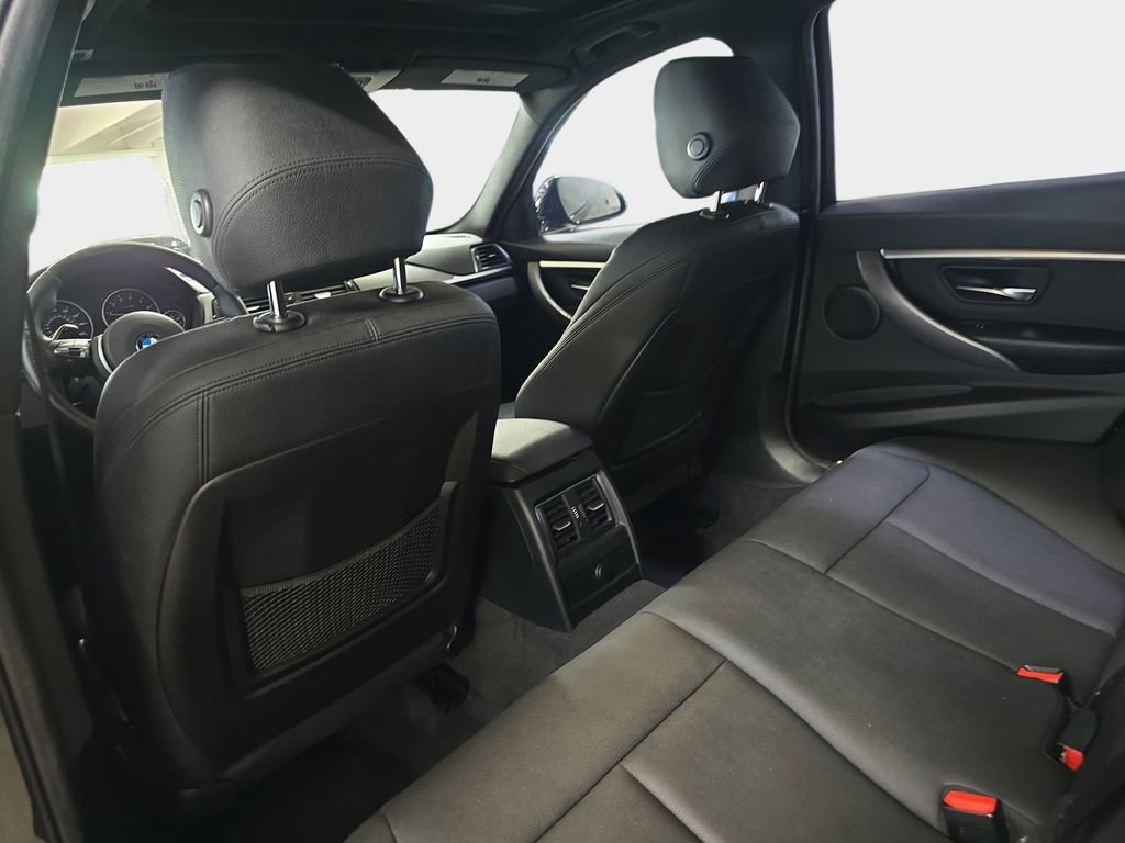 Used 2018 BMW 330i Sedan RWD image 16