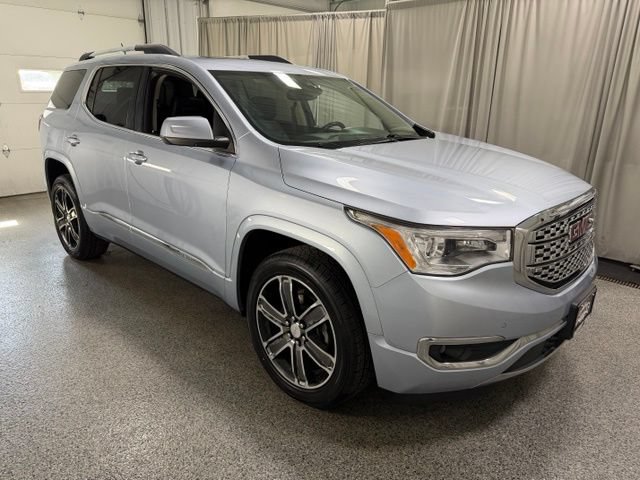 Used 2017 GMC Acadia Denali w/ Technology Package AWD/4WD image 3