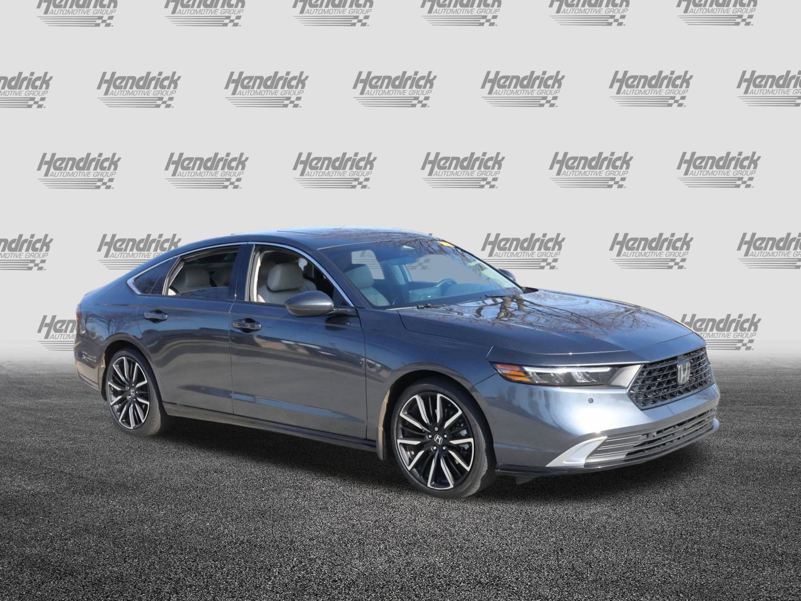 Used 2024 Honda Accord Touring image 2