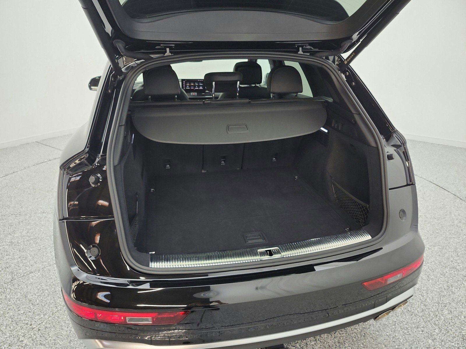 Used 2023 Audi SQ5 Premium Plus w/ Premium Plus Package image 21