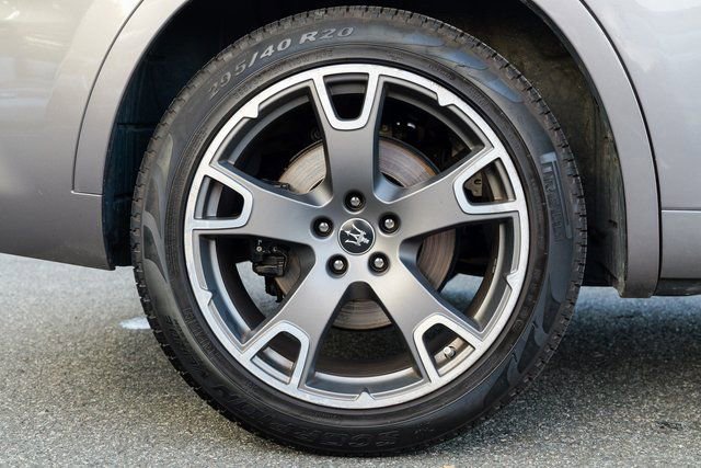Used 2022 Maserati Levante Modena image 13