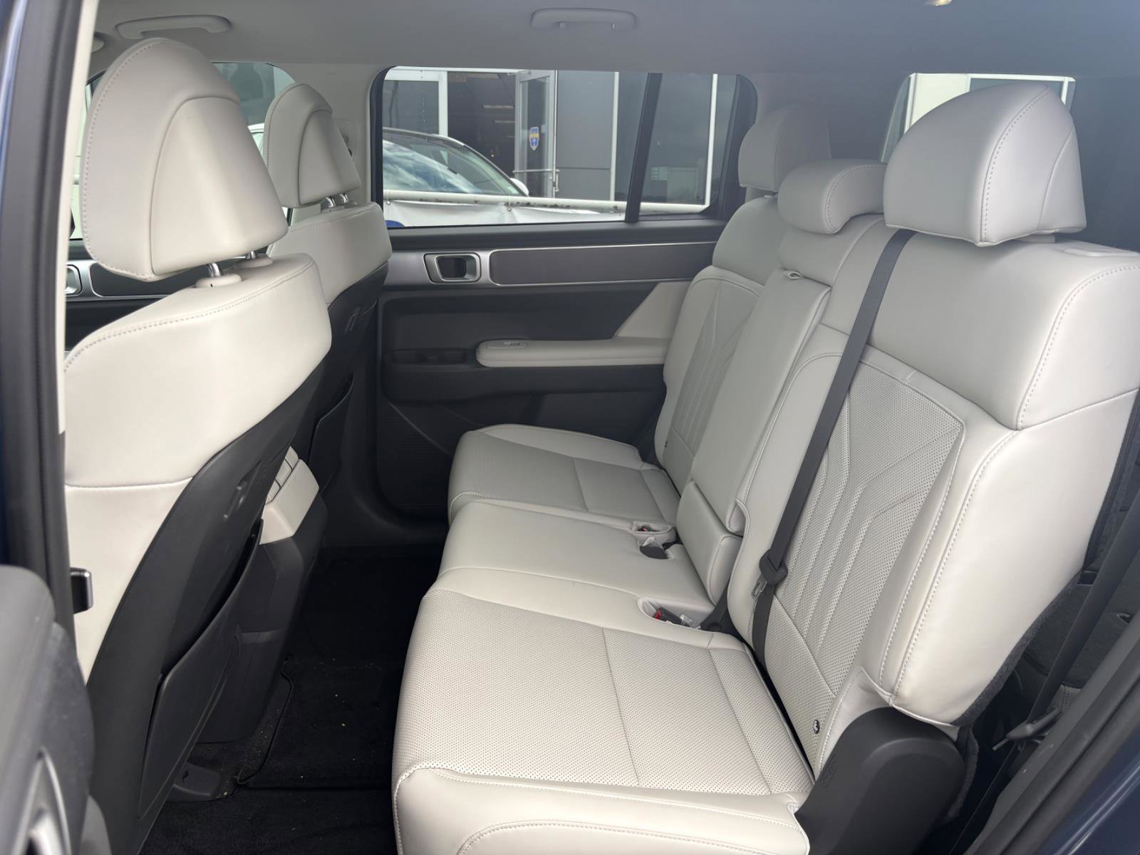 Used 2025 Hyundai Santa Fe SEL image 18