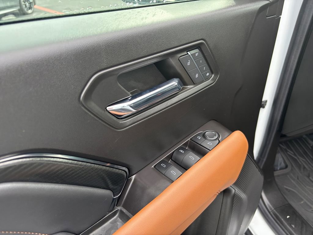 Used 2024 GMC Canyon AT4 w/ AT4 Premium Package AWD/4WD image 24