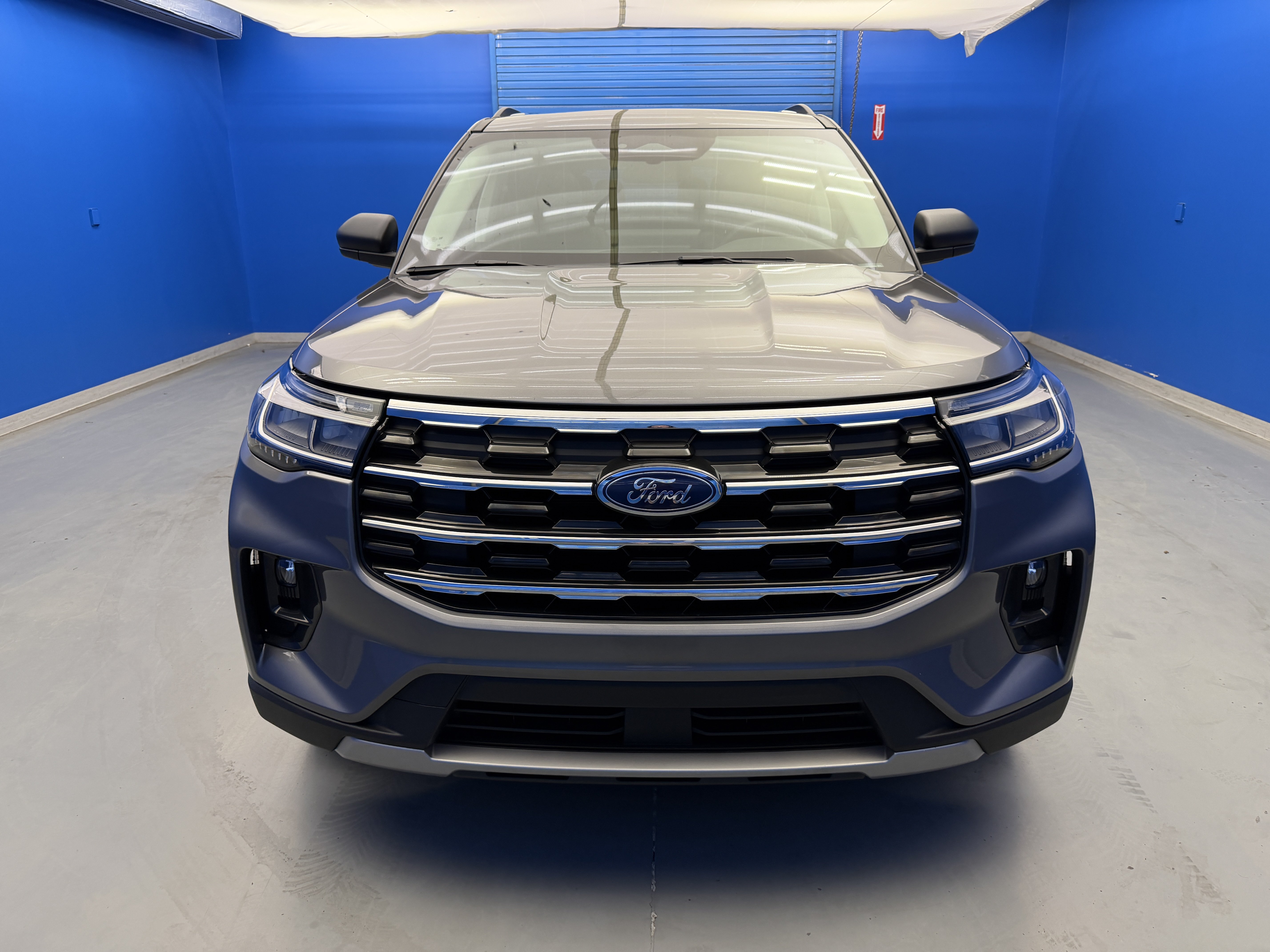 Used 2025 Ford Explorer Active w/ Active Comfort Package AWD/4WD image 3